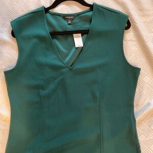 Fitted forest green tank - L